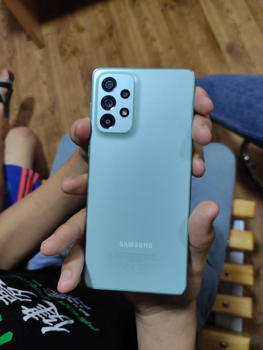 Samsung galaxy A73