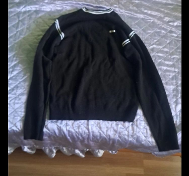 Продавам блуза на Hugo boss