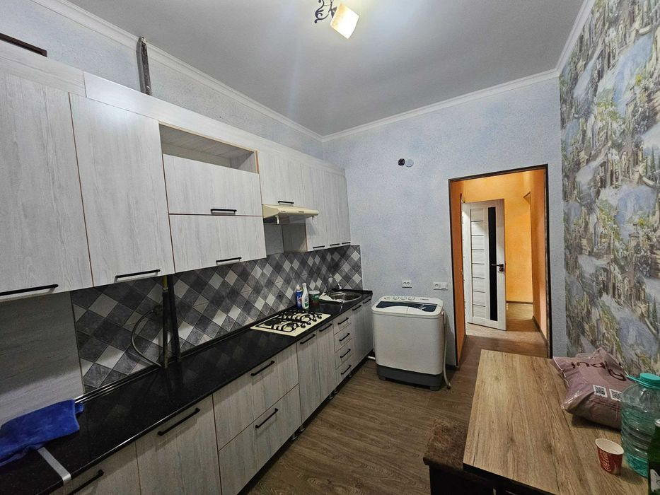 1 хоналик квартира 3-каватдан сотилади.Ор:Аэропорт кафе Полёт