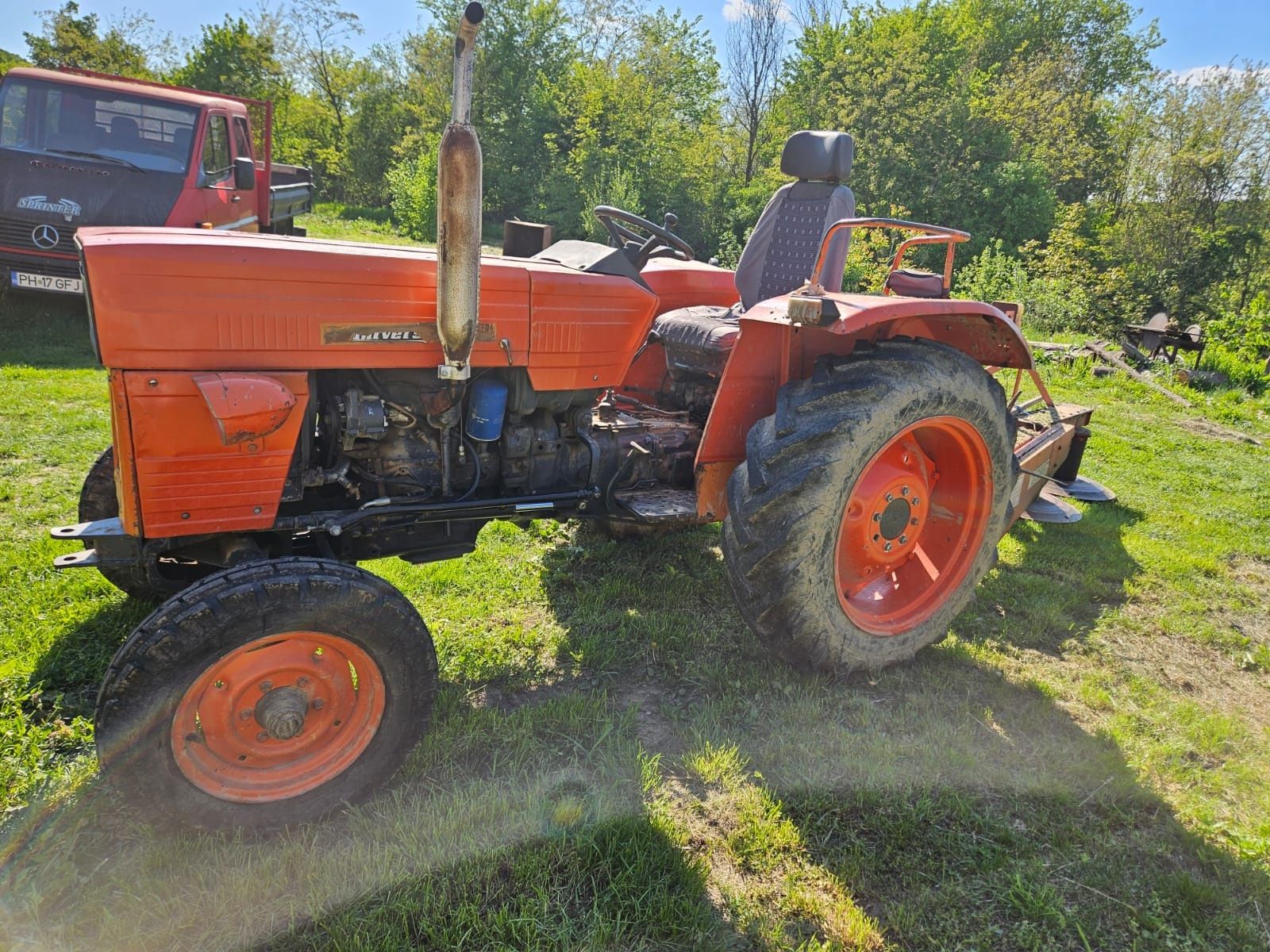 Vând Tractor U445