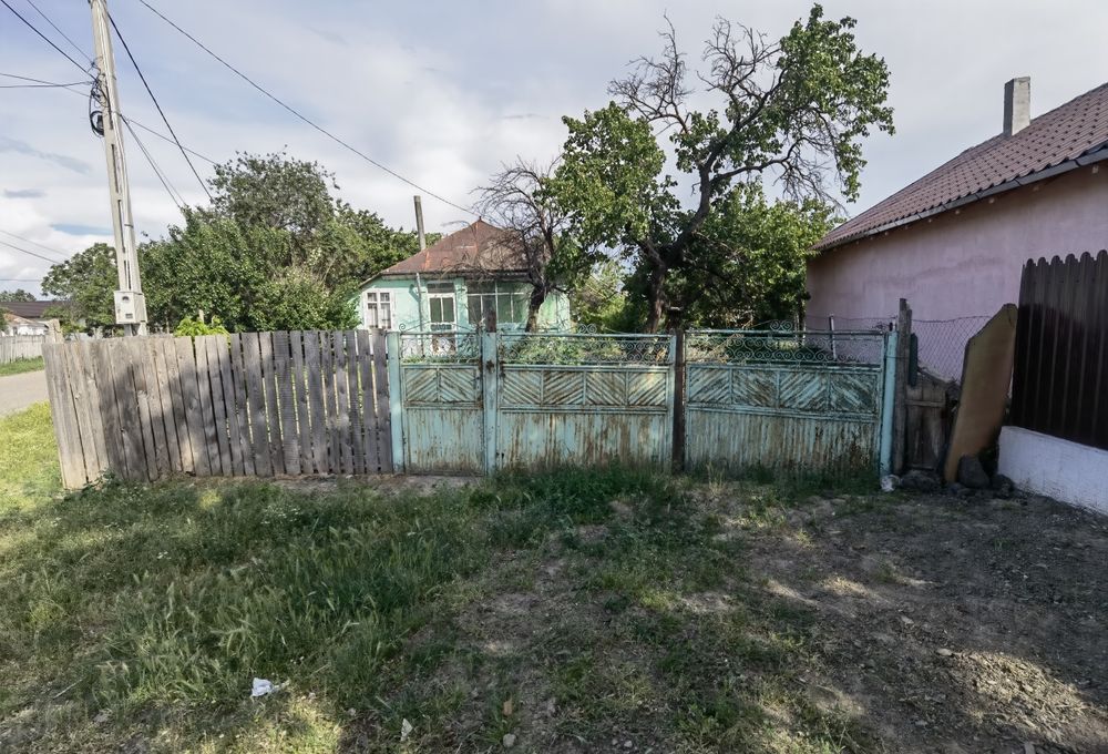Teren intravilan de vanzare