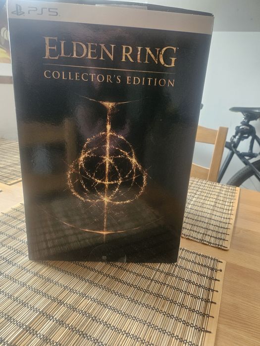 Elden Ring collectors box and artbook PS5, PS4