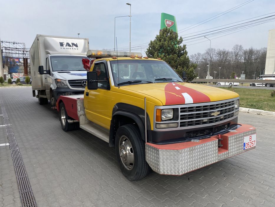 Vând recuperator tractari platforma hidraulic