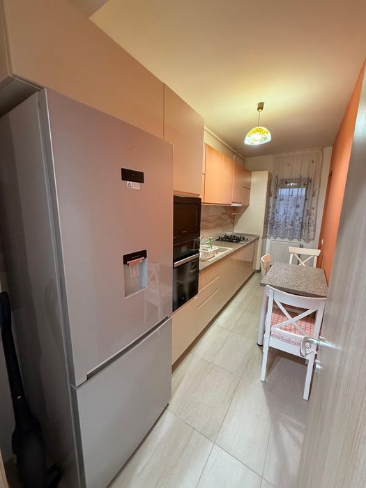 Inchiriez apartament cu 3 camere, Brancusi, Valea larga