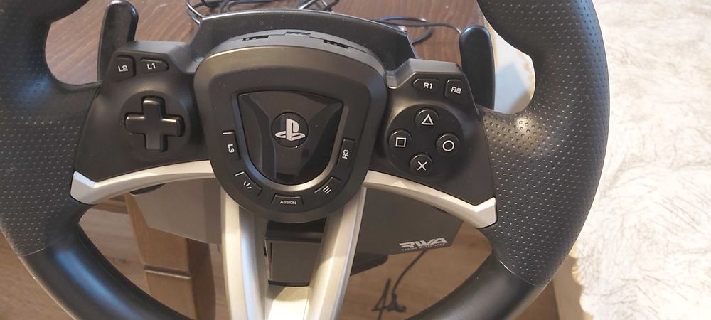 Волан HORI Racing Wheel Apex PS5 & PC с гаранция