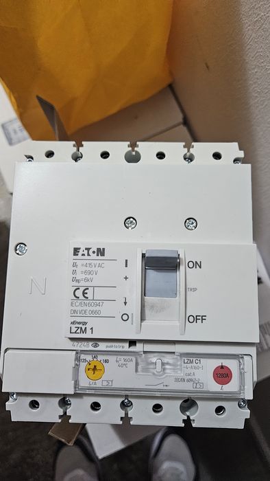 Intrerupator tetrapolar EATON LZM 1
