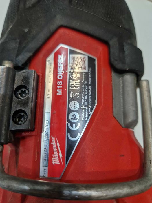 Milwaukee  саблен трион M18 FSZ