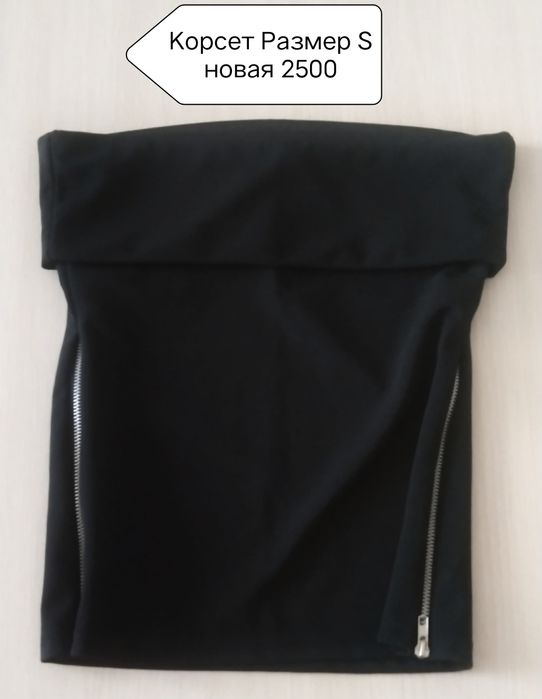 Черный корсет с замочками с двух сторон