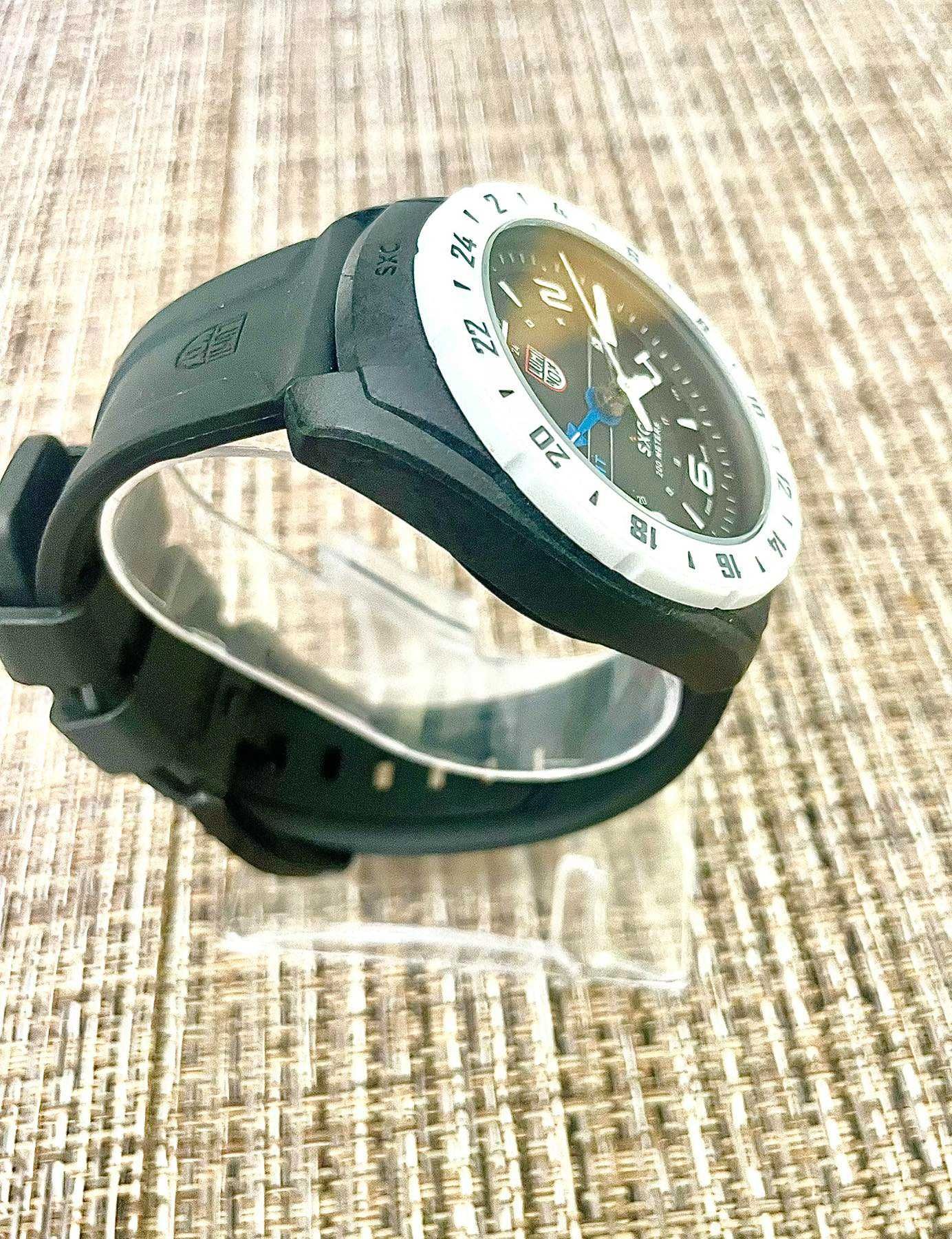 Luminox SXC Space Series GMT Carbon 200m A.5027