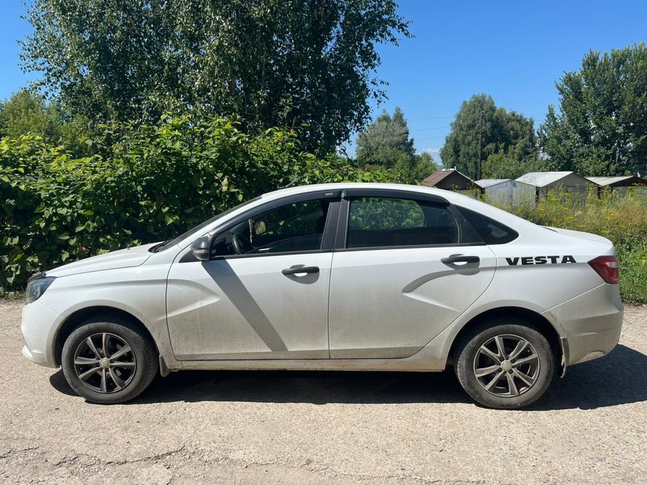 Продам лада Vesta 2019 года выпуска