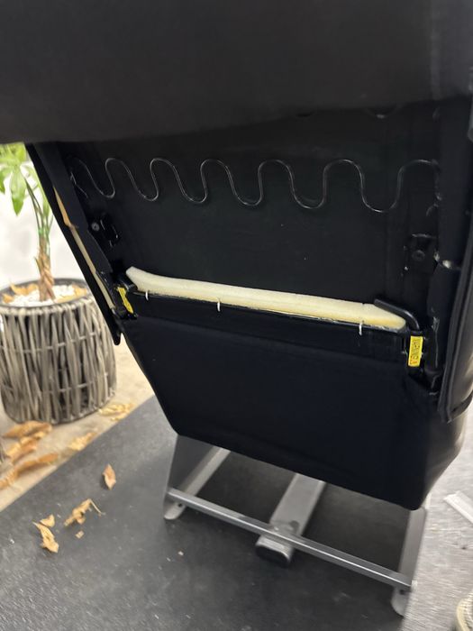 Playseat Evolution – cockpit racing pentru volan, stare bună