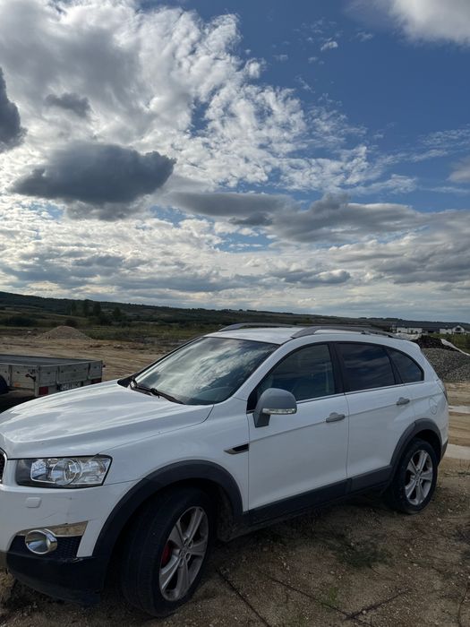 Chevrolet Captiva 2.2 D, 184 cp, 4x4 , 7 Locuri, Navi, CUTIE DEFECTĂ