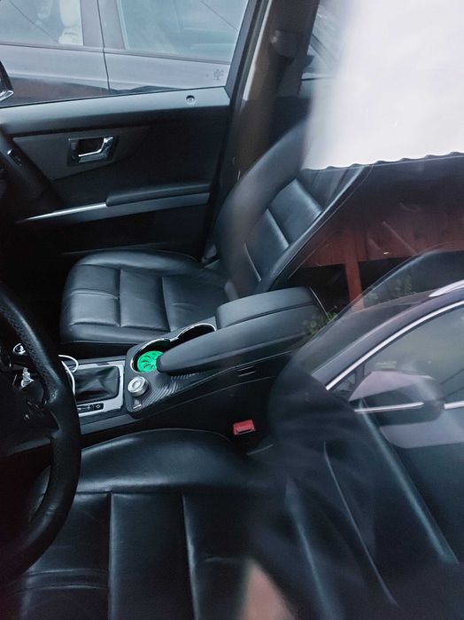 Dezmembrez MB GLK 2011