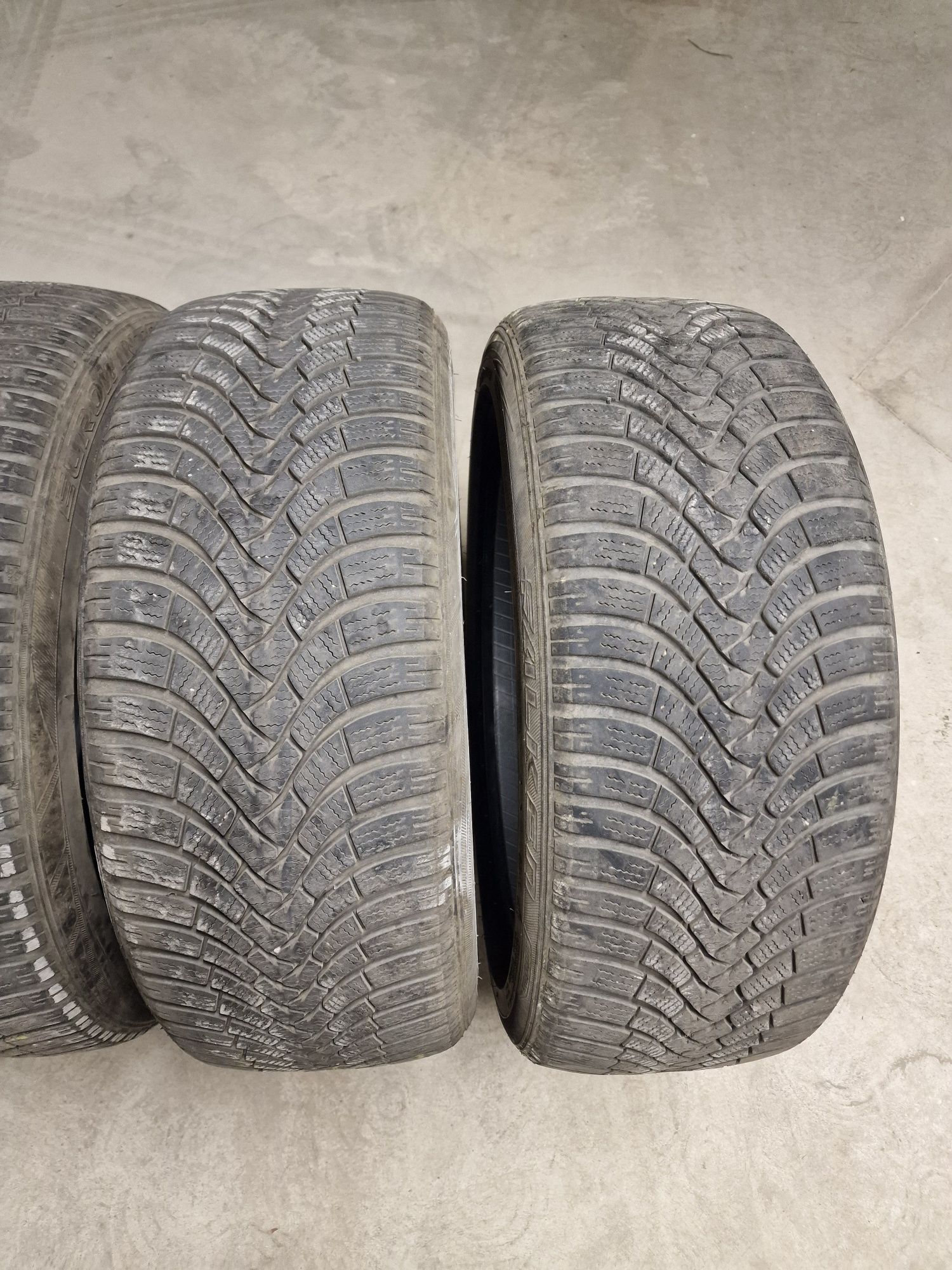 FALKEN EUROWINTER 225/45/19 дот. 2019
225/45 R19