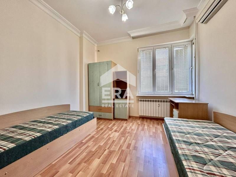 Дава се под наем Тристаен апартамент в София, Център - 101 кв.м за 850 € - Снимка #6