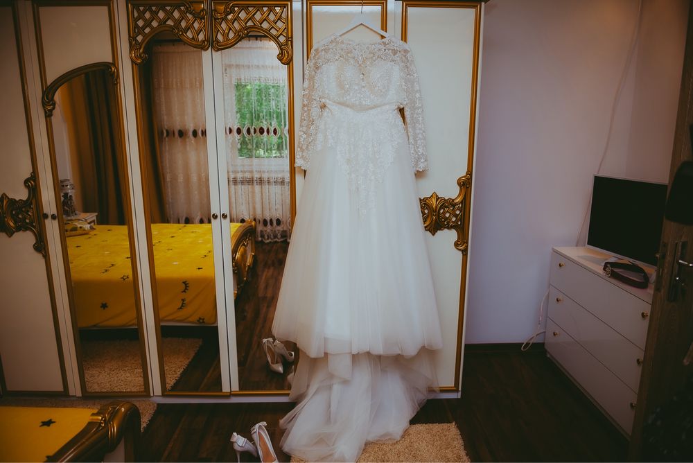 Rochie de mireasa in stare foarte buna,curatata profesional!!