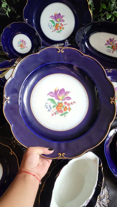 Ръчно рисуван антикварен сервиз за хранене