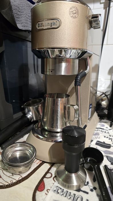 Espressor DeLonghi Dedica Arte EC 885 in garantie