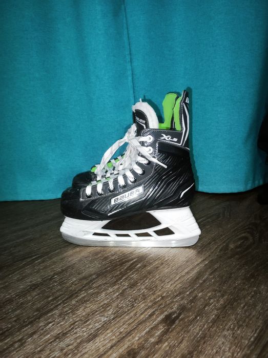 Коньки хоккейные 10-12 лет