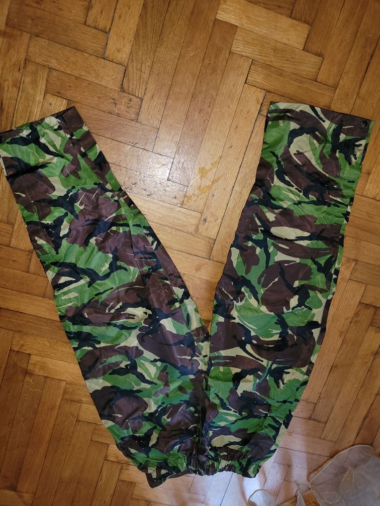 Costum militar intemperii ripstop
