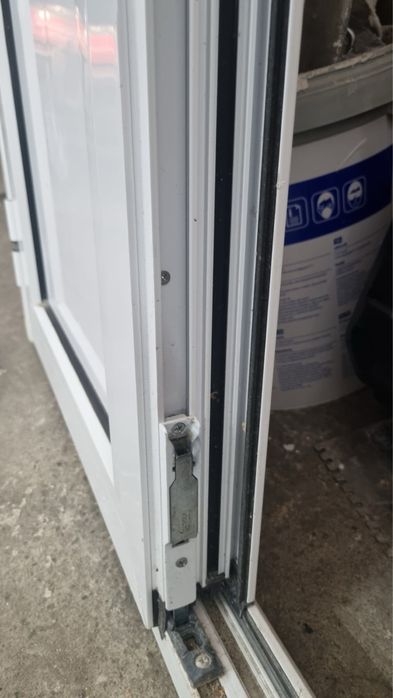 Алуминиева врата.