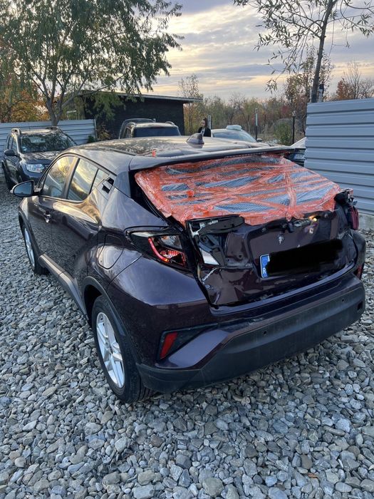 Toyota CHR 2022, hibrid, avariat, AVARIATE