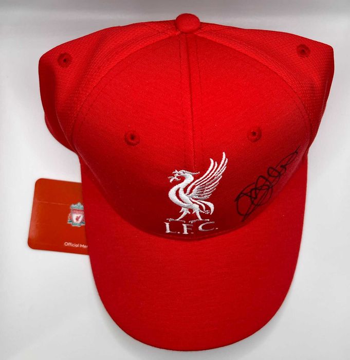 Шапка Ливърпул с подпис от Сами Хюупия