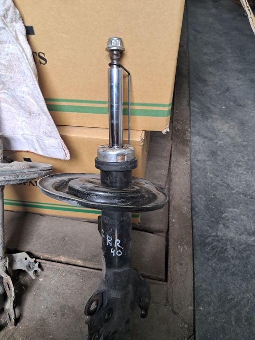 Продам стойки 2 штуки обе правые