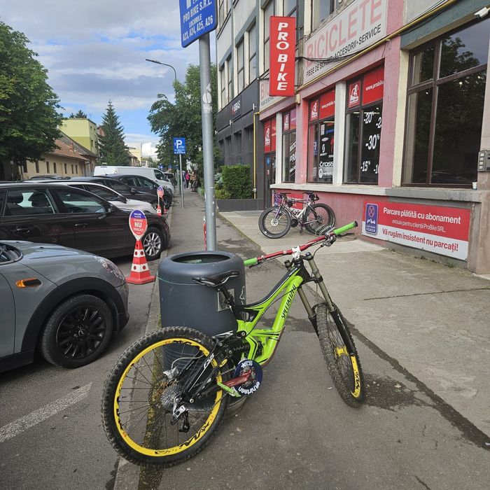 Vand bicicleta downhill specialized demo 8