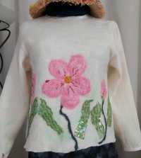 Дамски пуловер изработен чрез техниката мокро плъстене