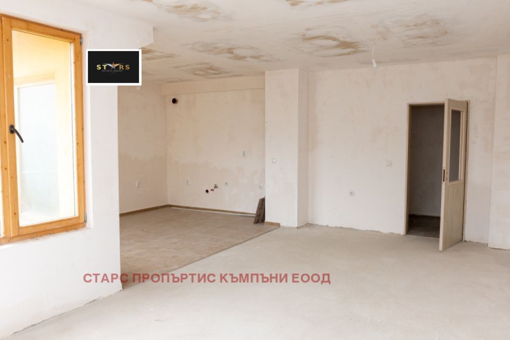 Продава се Тристаен апартамент в Варна, Център - 126 кв.м за 1901 €/кв.м - Снимка #2