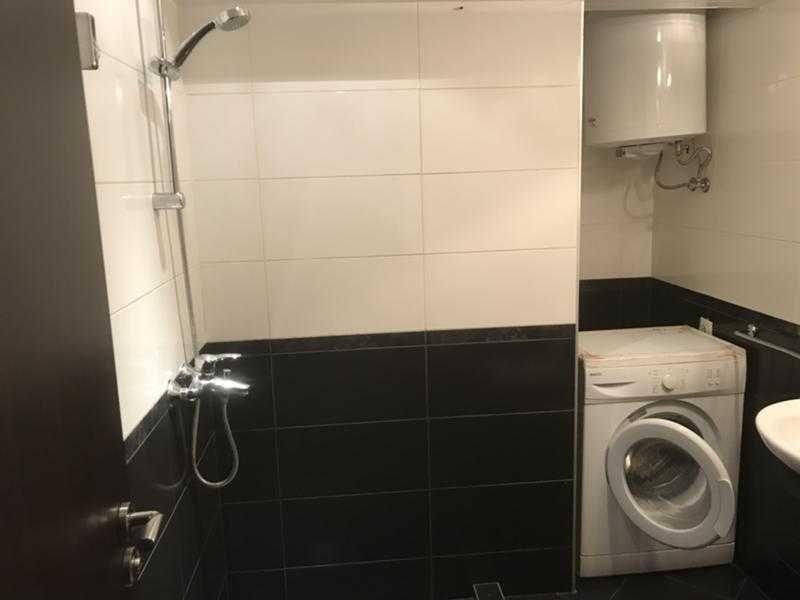 Дава се под наем Тристаен апартамент в Бургас, Център - 97 кв.м за 300 € - Снимка #2