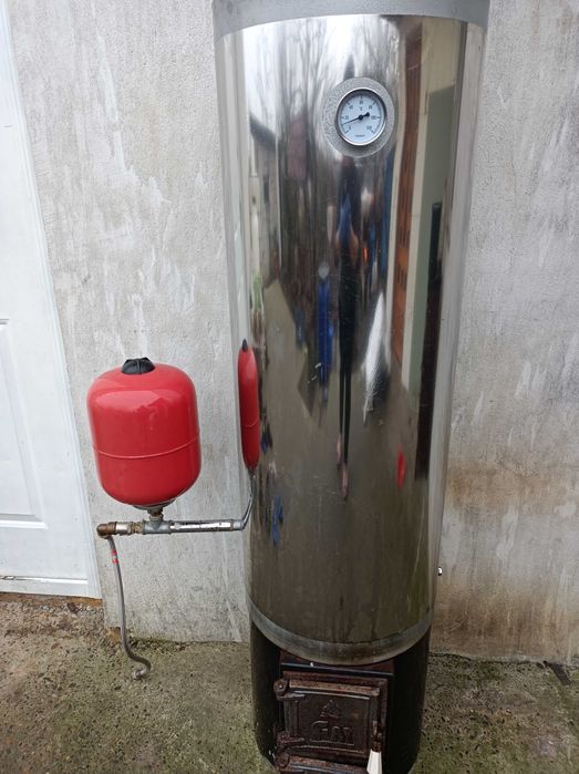 Vând boiler pe lemne