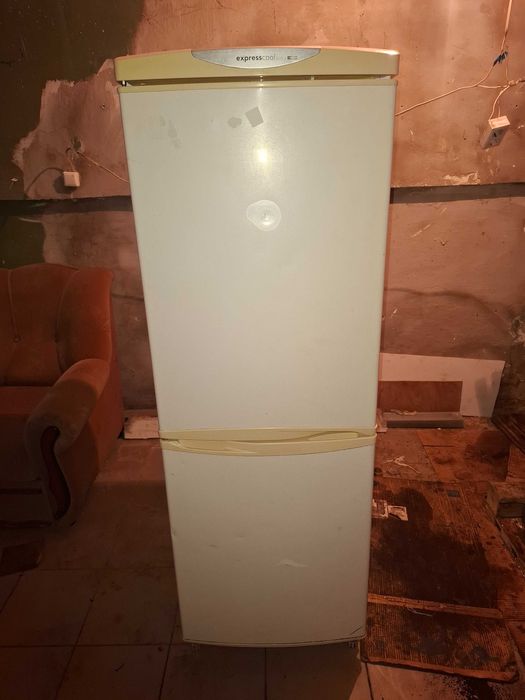 Продам холодильник лджи