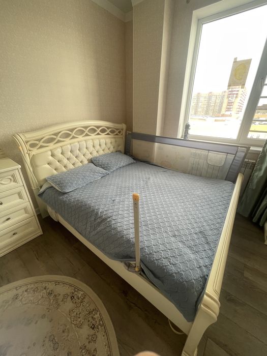 Продам спальный набор