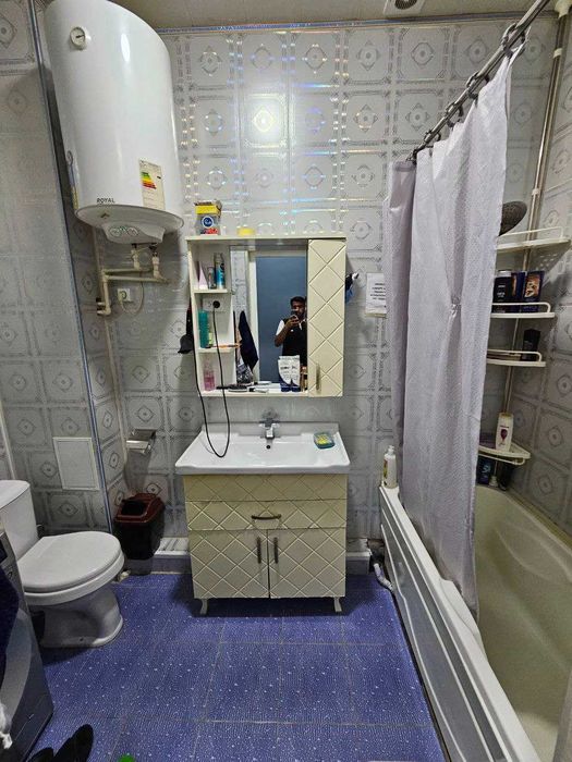 Buxoroda kvartira uy xonadon sotiladi 1 xonali 42m² +42m² 1-qavat