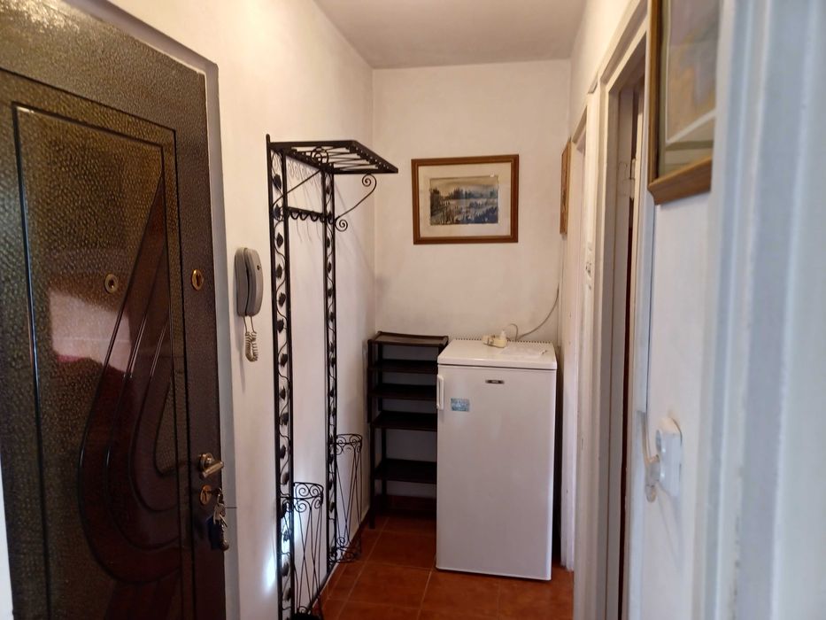 Proprietar inchiriez ap. o camera decomndat zona Medicinei