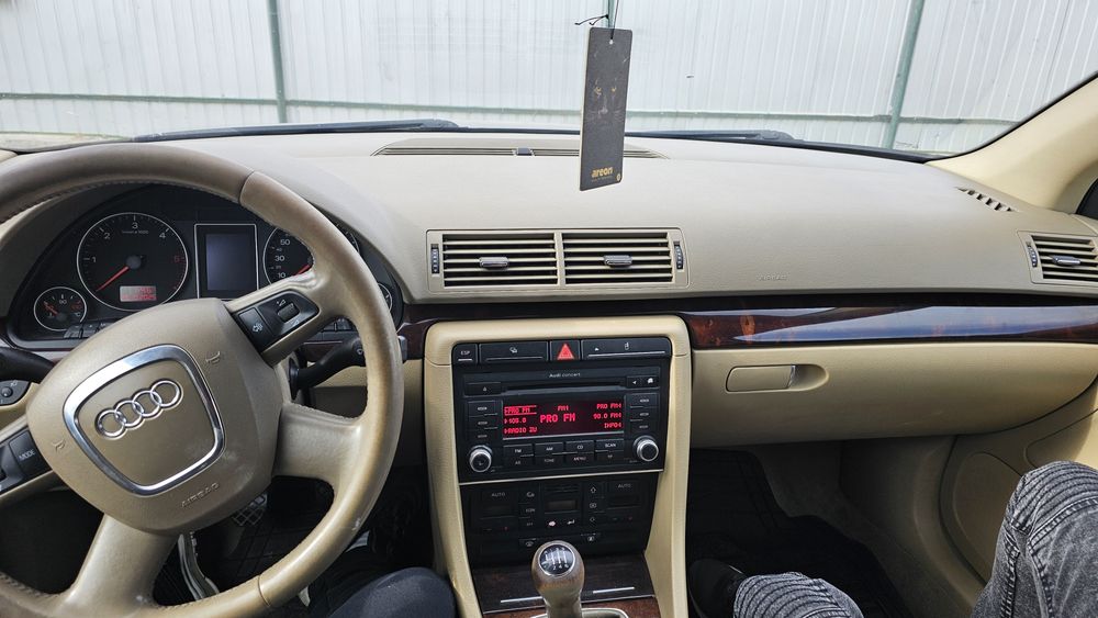 Vand audi a4 b7 an 2007 motor 2.0 tdi 140 cp proprietar ofer fiscal