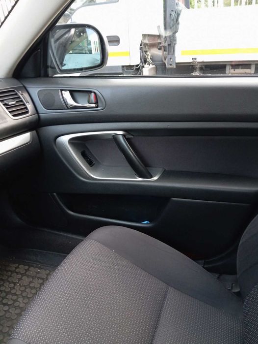 Subaru Legacy 2.0R на части