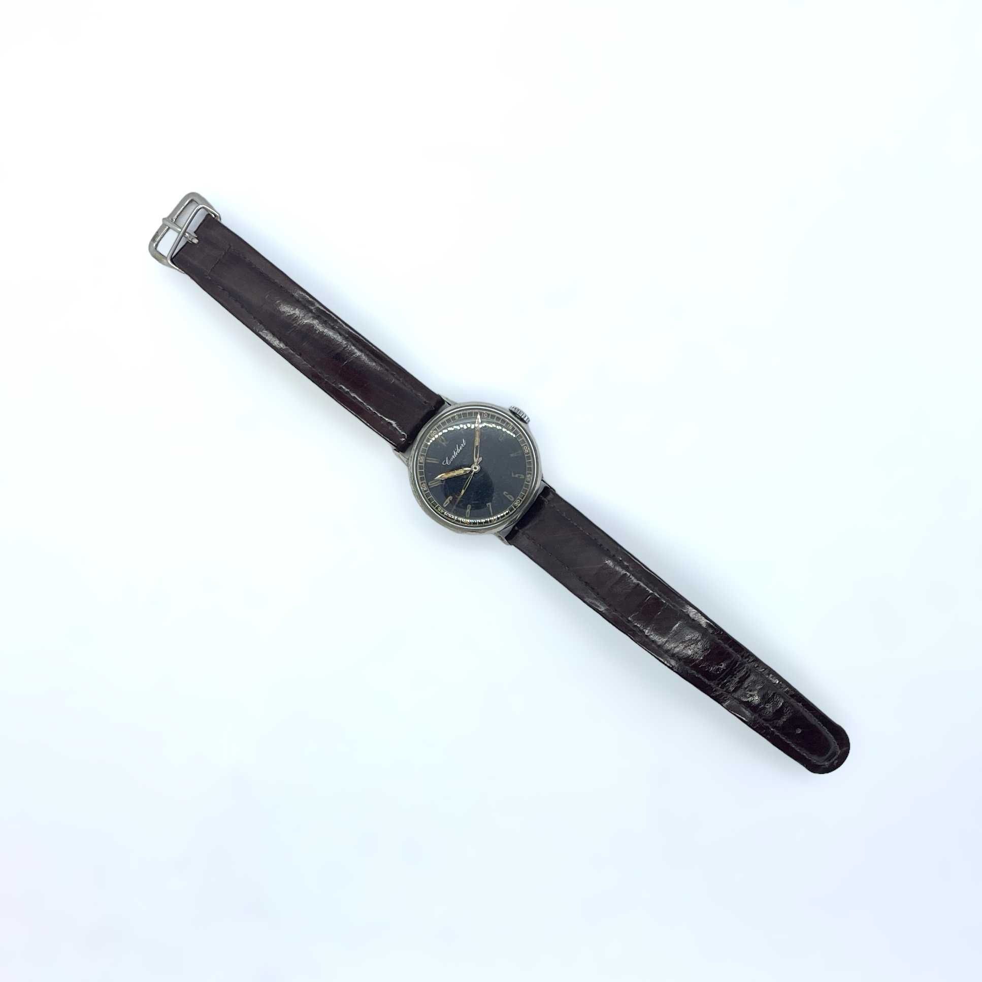 Cortebert швейцарски мъжки часовник от 1940 в оригинална кутия