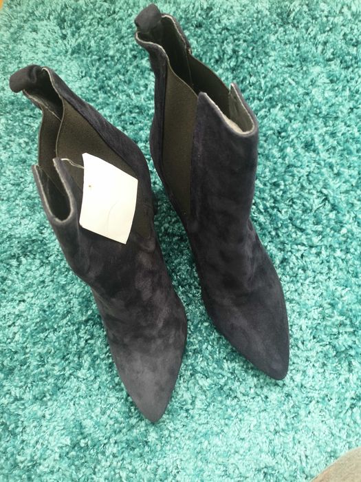 Нови дамски боти с ток от естествен велур