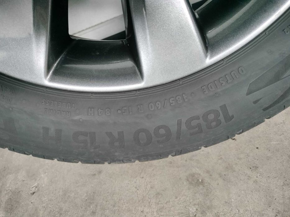 Jante aliaj originale hyundai cu cauciucuri Continental 185 60 15