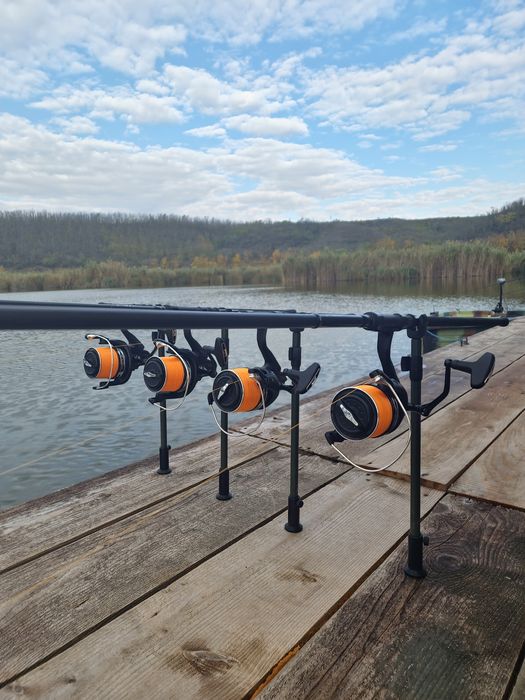 Vând 4 mulinete Fl Strategist Tx 14000 Black
