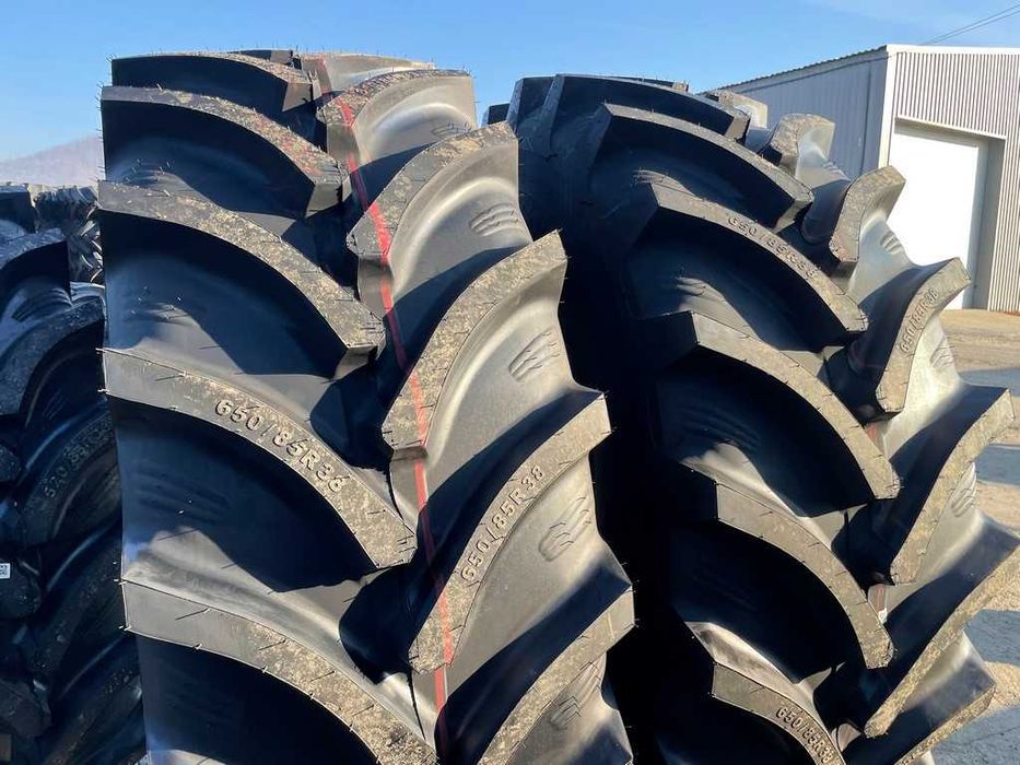 Anvelope noi Radiale marca OZKA de tractor John Deere spate 650/85R38