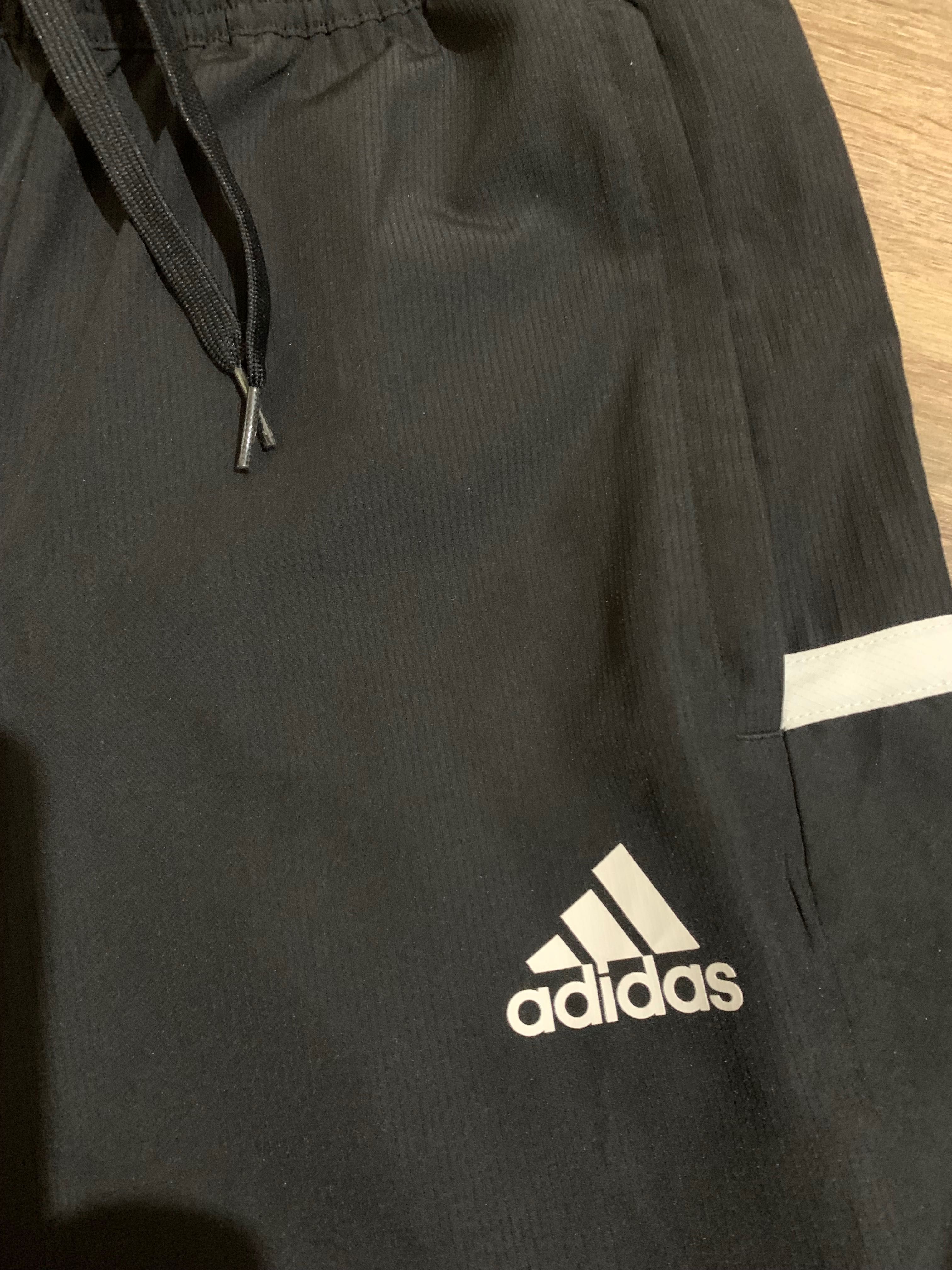 Оригинално спортно долнище Adidas