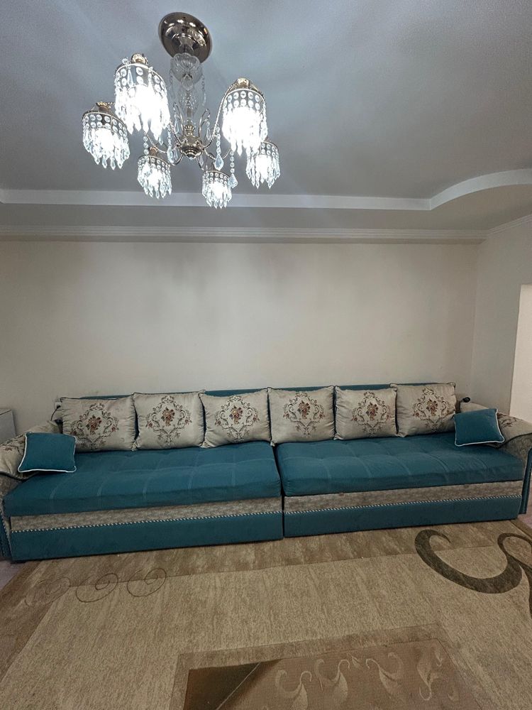 Продам  Диван   4  метр