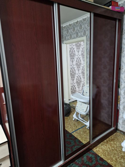 Продаётся большой высокий Шкаф