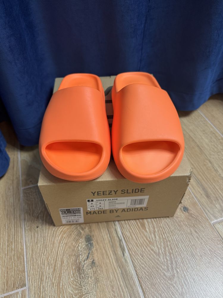 Papuci Adidas Yeezy