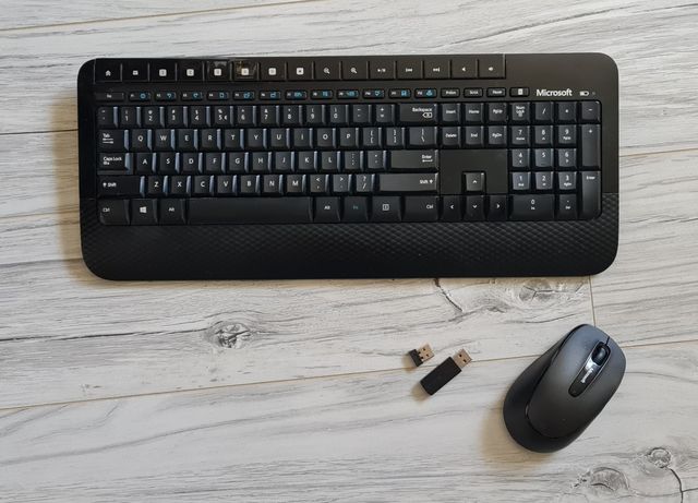 Tastatura + mouse wireless Microsoft