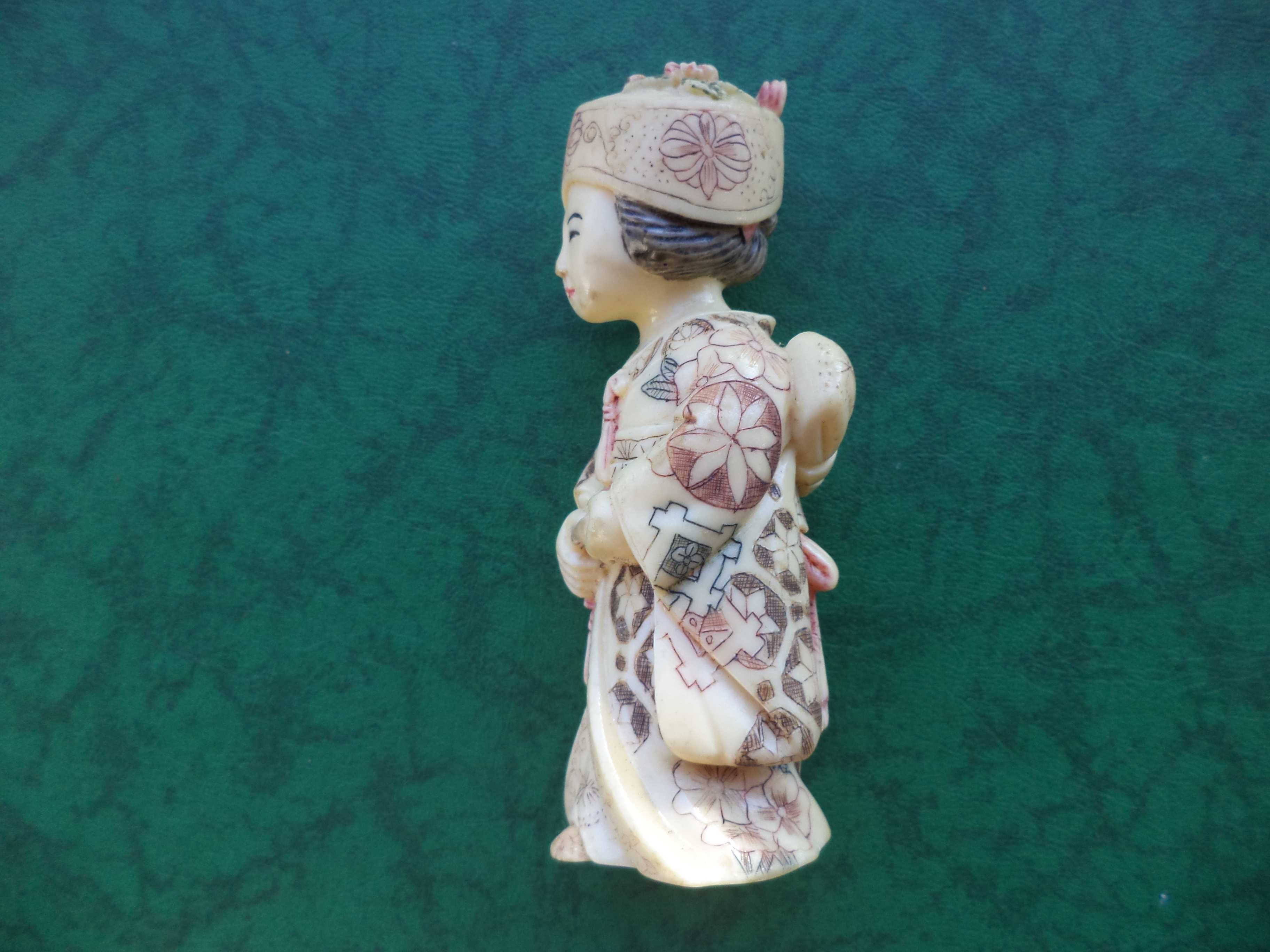 Veche statueta femeie japoneza Netsuke